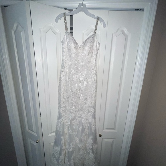 Size 6 Morilee wedding dress. - Picture 6 of 9